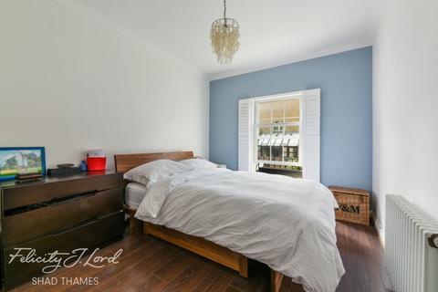 10 Edward Square, London, SE16 5EE