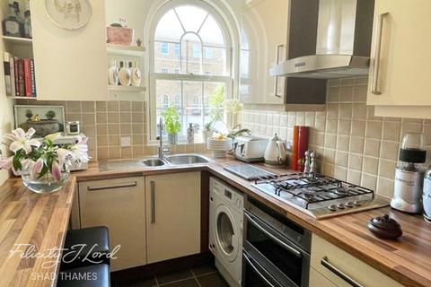 10 Edward Square, London, SE16 5EE
