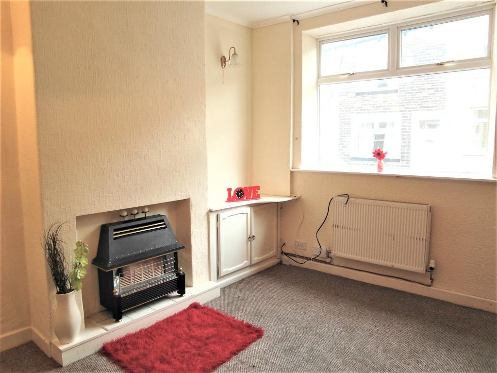 Camp Street, Harle Syke, BB10 2 bed terraced house £425 pcm (£98 pw)