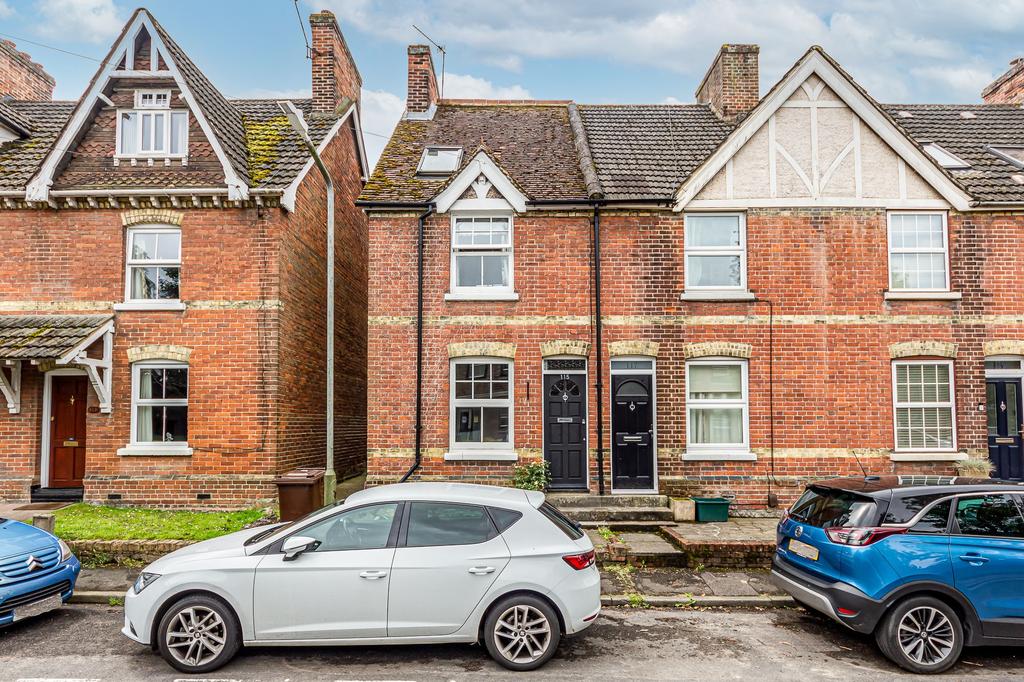 Mill Street, East Malling, ME19 3 bed end of terrace house £300,000