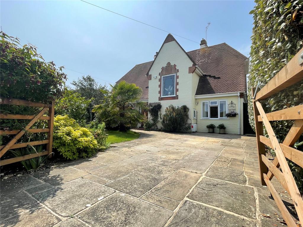 Sea Lane, East Preston, Littlehampton, BN16 4 bed detached house £825,000