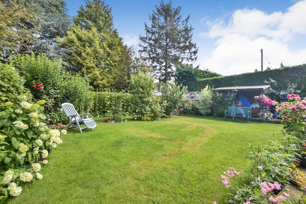 Hardwick Bank Lane, Bredons Hardwick... 4 bed detached house £575,000