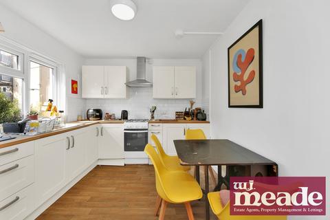 3 bedroom flat to rent, Gibson Close, Stepney Green, E1