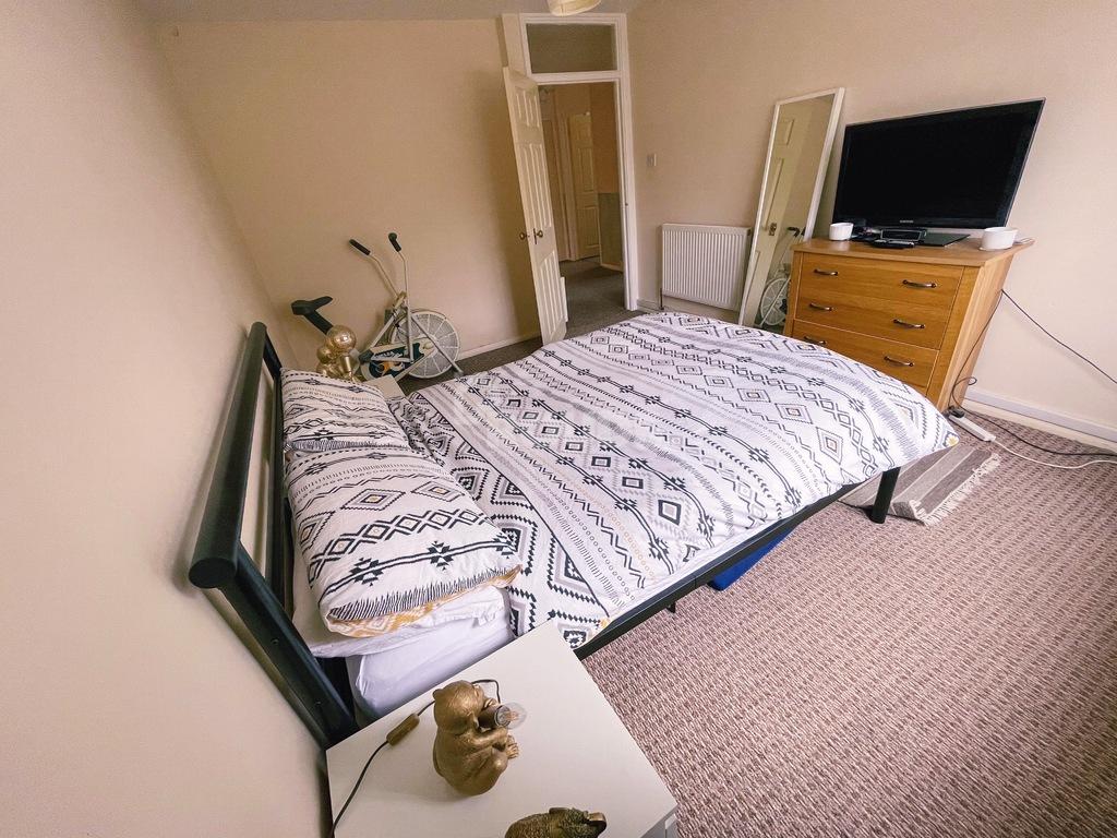 Masons Way, Solihull, B92 7JF 2 bed flat to rent £800 pcm (£185 pw)