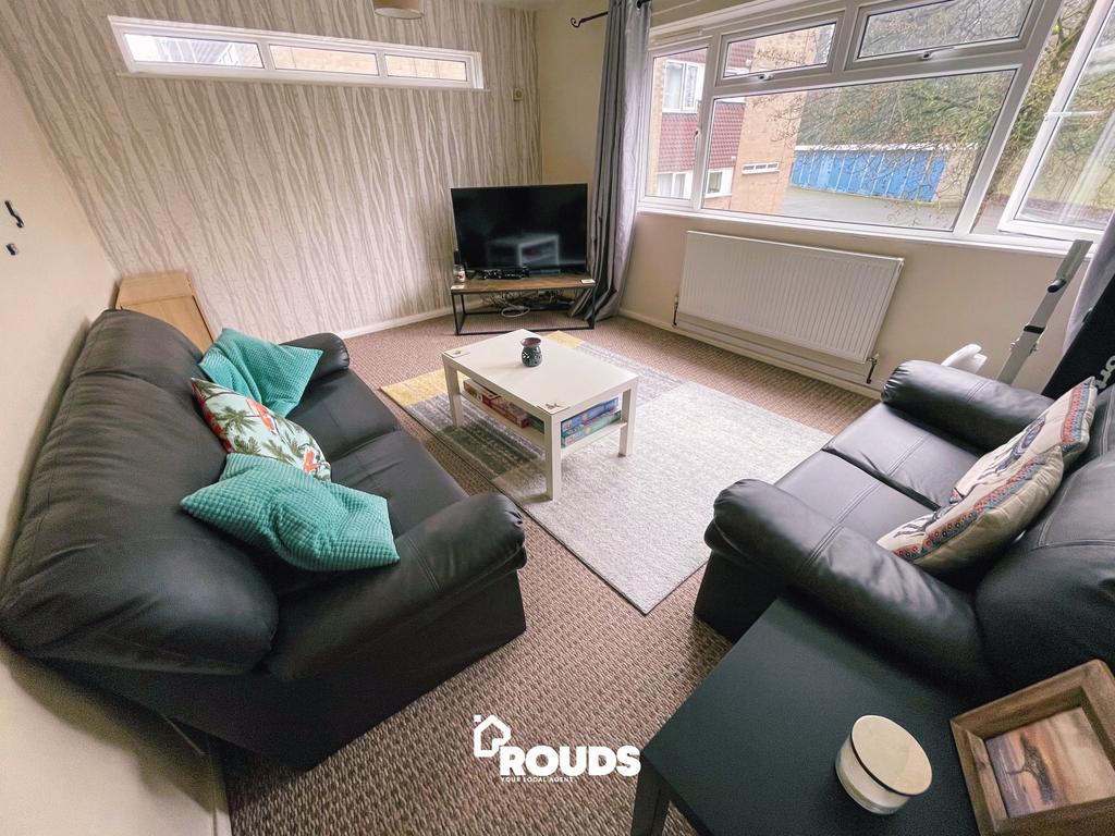 Masons Way, Solihull, B92 7JF 2 bed flat £800 pcm (£185 pw)