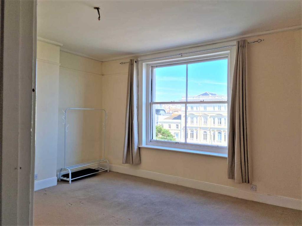 Palmeira Square, Hove 2 bed apartment £1,600 pcm (£369 pw)