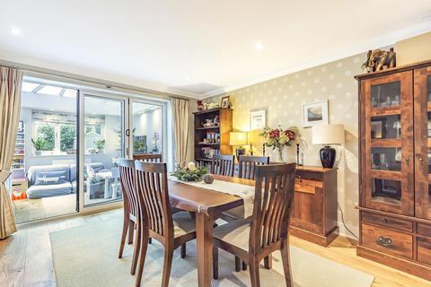 4 Hengest Avenue, Esher, KT10 0BP