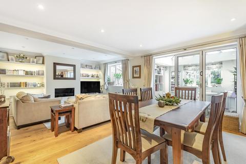 4 Hengest Avenue, Esher, KT10 0BP