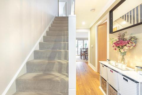 4 Hengest Avenue, Esher, KT10 0BP