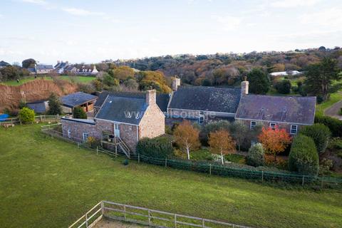 4 bedroom country house for sale, Trinity