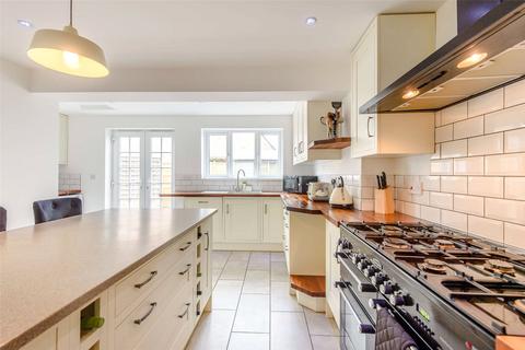 2 Bellamy Road, Oundle, Peterborough, PE8 4NA