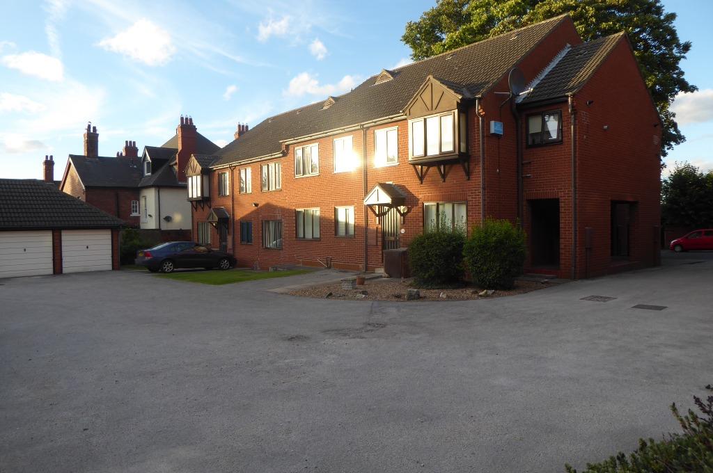 Axholme Road, Doncaster, DN2 2 bed flat £525 pcm (£121 pw)