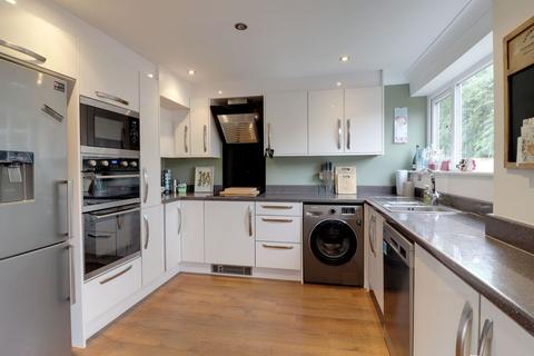 36 Philips Grove, Lofthouse, Wakefield, WF3 3LZ