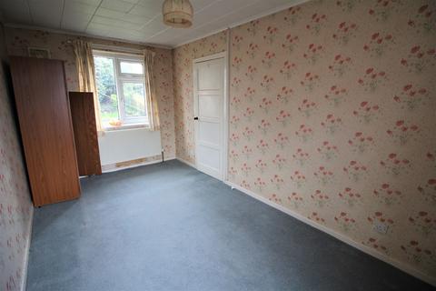 14 Chestnut Crescent, Oldham, OL8 2NL