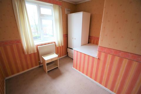 14 Chestnut Crescent, Oldham, OL8 2NL