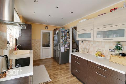 34 Burnham Road, Luton, LU2 9ER