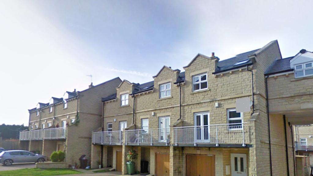 Cavendish Mews, Drighlington... 5 bed townhouse £1,150 pcm (£265 pw)