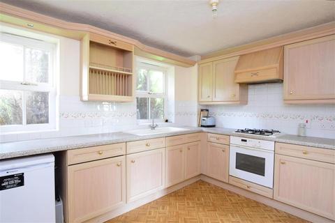 5 Britten Close, Horsham, RH13 6RZ