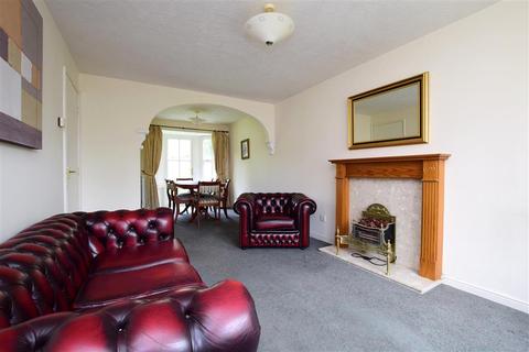 5 Britten Close, Horsham, RH13 6RZ