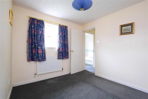 5 Britten Close, Horsham, RH13 6RZ
