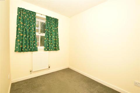 5 Britten Close, Horsham, RH13 6RZ