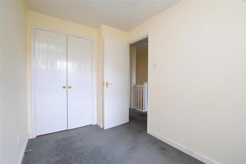 5 Britten Close, Horsham, RH13 6RZ