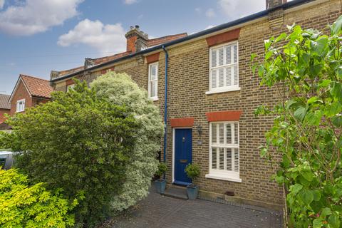 29 Heathcote Road, Epsom, KT18 5DX