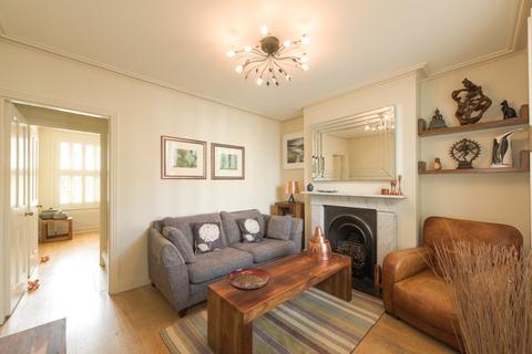 29 Heathcote Road, Epsom, KT18 5DX