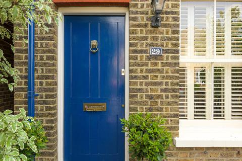 29 Heathcote Road, Epsom, KT18 5DX