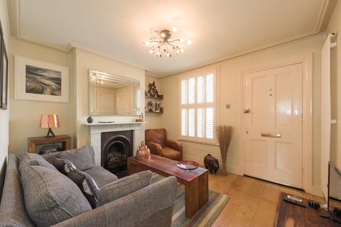 29 Heathcote Road, Epsom, KT18 5DX
