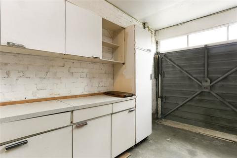 10 Dealtry Road, London, SW15 6NL