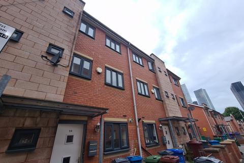 4 bedroom townhouse to rent, Leaf Street, Hulme, Manchester, M15 5LE