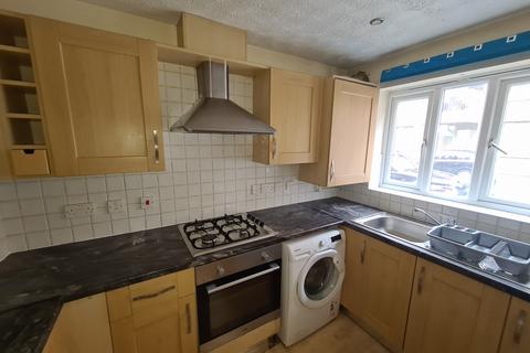 4 bedroom townhouse to rent, Leaf Street, Hulme, Manchester, M15 5LE