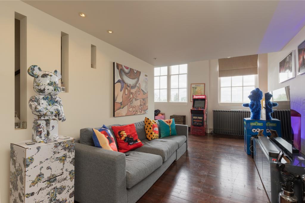 Outer bedroom