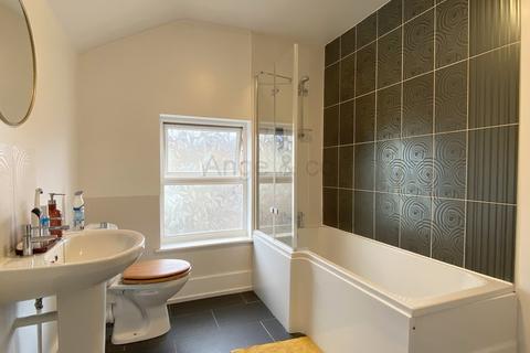 64 Queens Road, Lowestoft, NR32 1TD