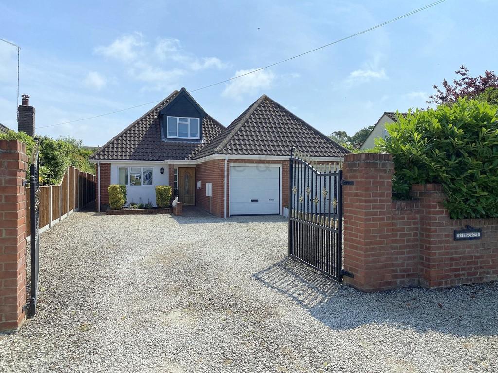 Christmas Lane, Oulton Broad, Lowestoft 5 bed detached house £450,000