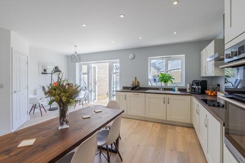 4 Carnival Close, Malmesbury, SN16 9FY