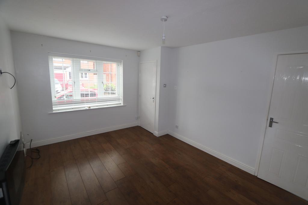 Tanacetum Drive, Tame Bridge, Walsall 2 bed semidetached house £725