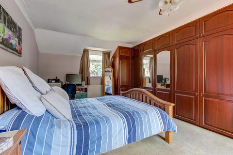 9 Avonbank Close, Hunt End, Redditch, B97 5XR