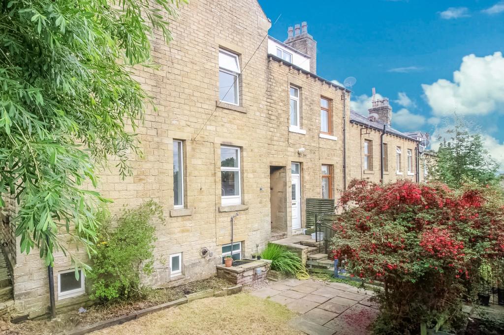 Cowcliffe Hill Road, Huddersfield 3 bed end of terrace house £139,950