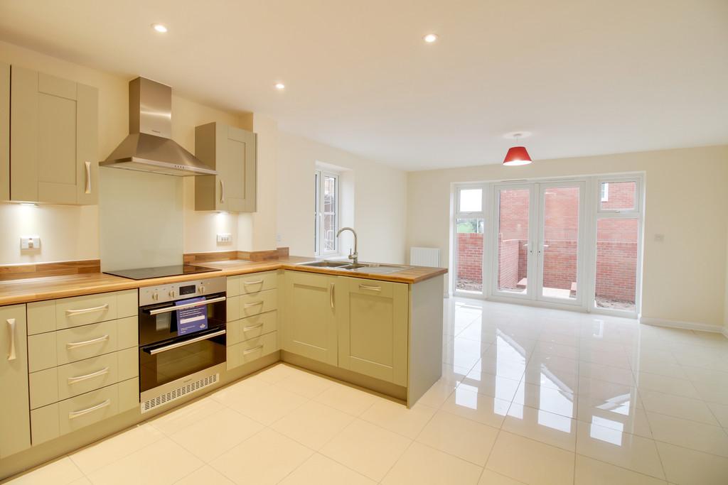 Shareford Way, Cranbrook 3 bed townhouse £1,250 pcm (£288 pw)