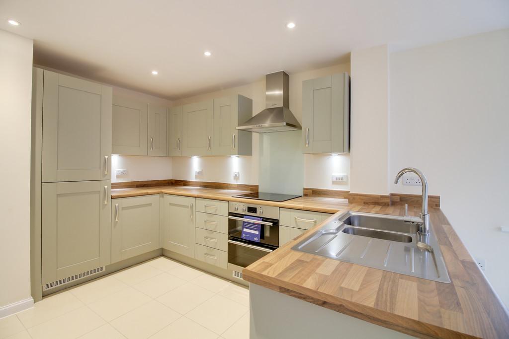 Shareford Way, Cranbrook 3 bed townhouse £1,250 pcm (£288 pw)