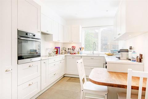 5 Goodhart Place, London, E14 8EG