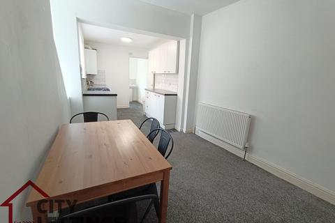 2 bedroom flat to rent, Ilkeston Road Nottingham NG7