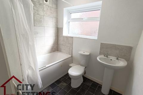 2 bedroom flat to rent, Ilkeston Road Nottingham NG7