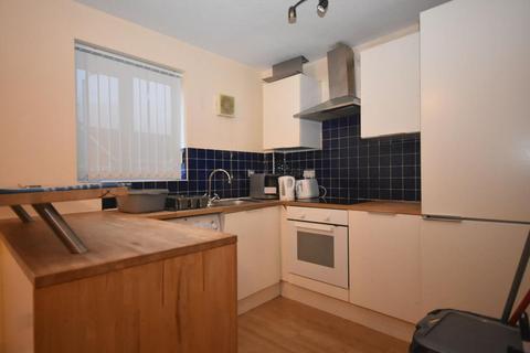 3 bedroom flat to rent, Mallow Street, Hulme, Manchester. M15 5GD