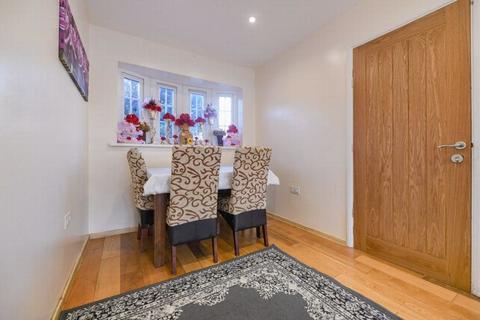 43 Faesten Way, Bexley, DA5 2JB