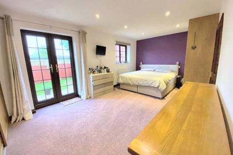 4 bedroom detached house for sale, Yardley Road, Hedge End, SO30 0JF