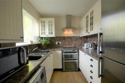 34 Broadmead, Horley, RH6 9XB
