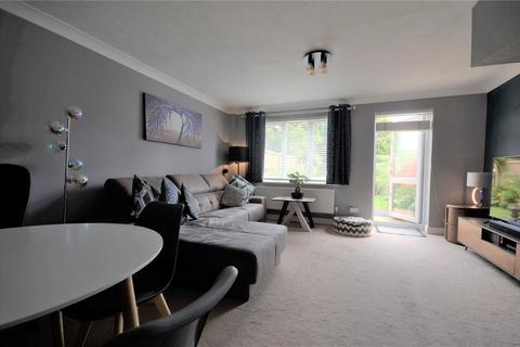 34 Broadmead, Horley, RH6 9XB